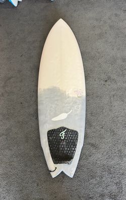 Chili surfboard Pina Colada 5’11