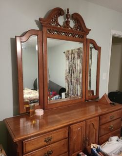 King Size Maple Wood Bedroom Set