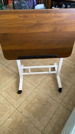 CRAFTING TABLE ON ROLLERS.