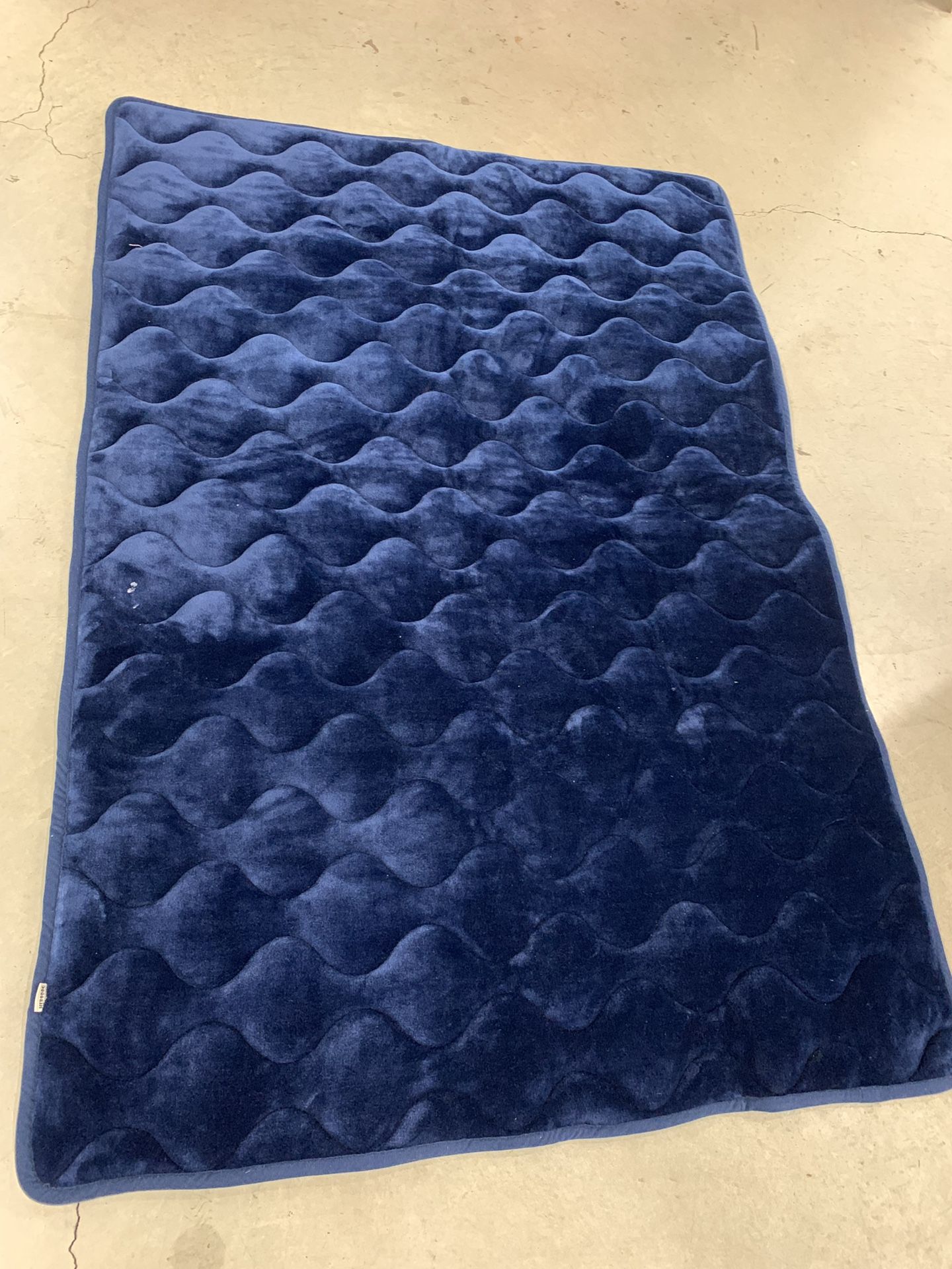 Navy blue dog mat for crate xlarge