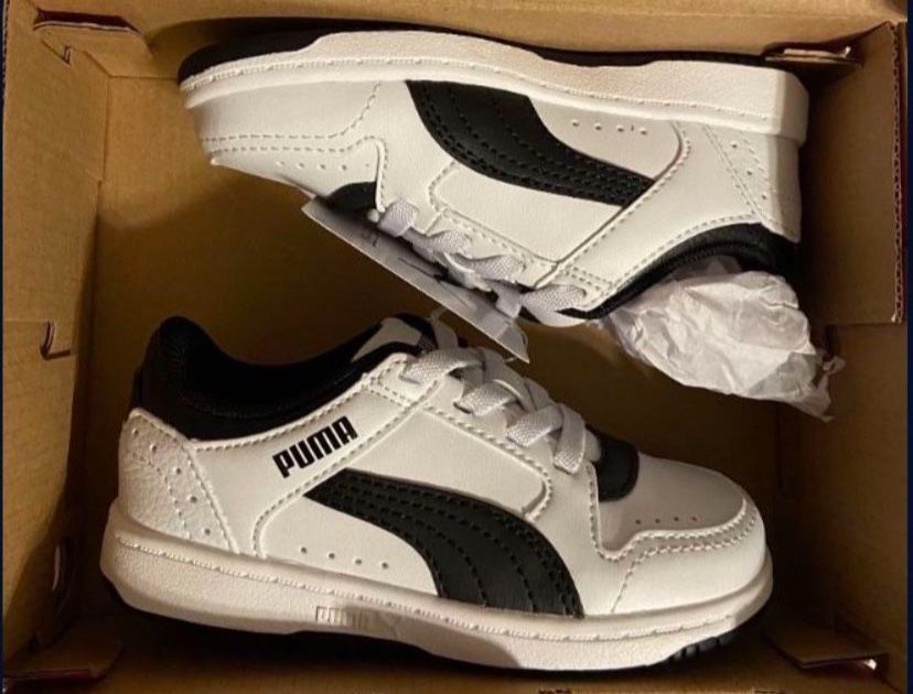 New Pumas toddler size 7 they come with box