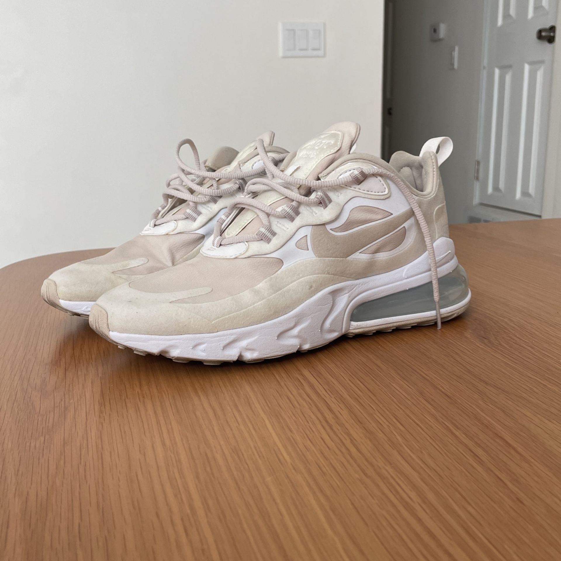 Nike 270 React