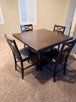 Card/Game/Puzzle table w/ 8 chairs