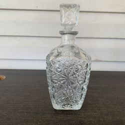 Vintage Crystal Cut/Pressed Glass Liquor Wine Decanter with Stopper ~ 9.5" Tall