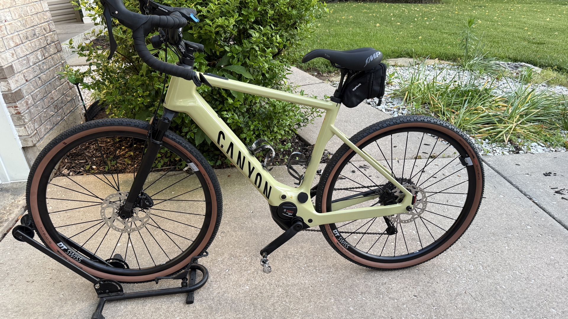 New Canyon Grizl:ONfly CF 7 E-Bike Road & Gravel
