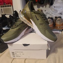 Nike 270