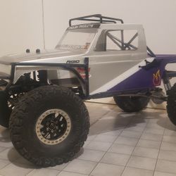 Axial 