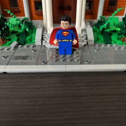 Superman Minifig 