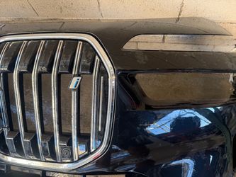 2024 BMW i7 front grill assembly