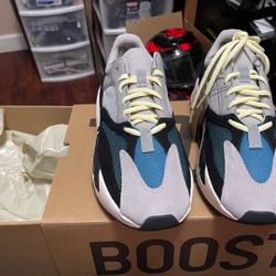 yeezy 700