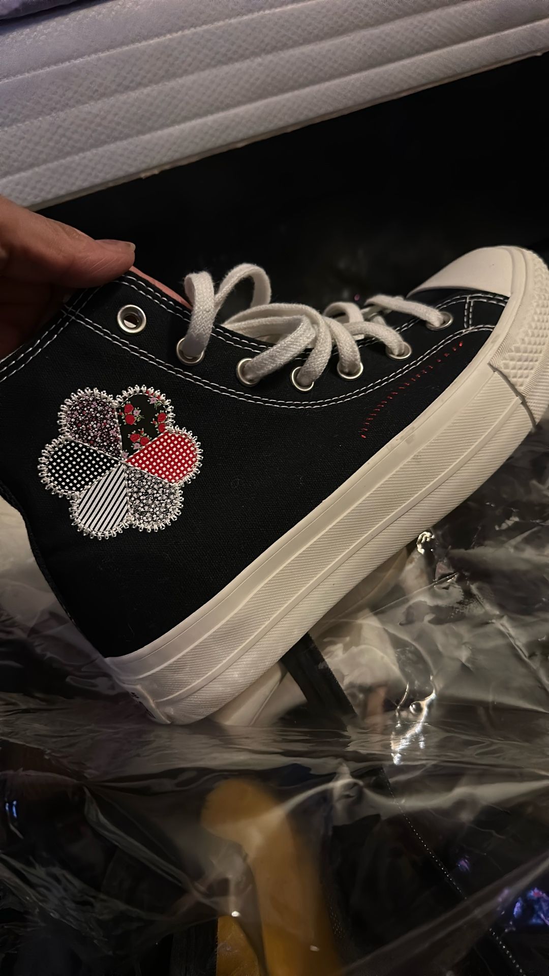 CONVERSE Nuevoz Size 8