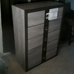 New 5 Drawer Dresser 