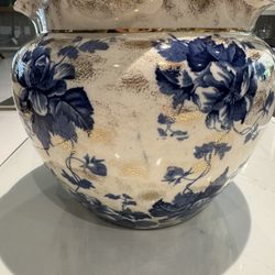 Vase- Colonial Pottery Stoke England