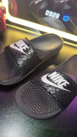 Nike men’s slides