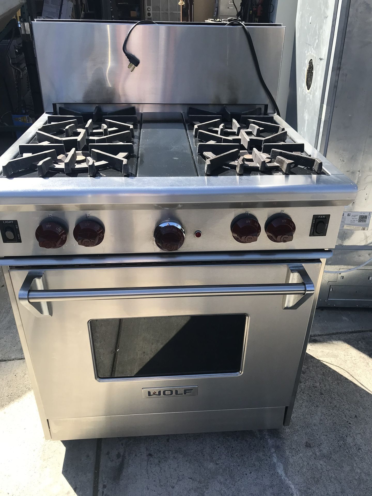 Wolf Gourmet Professional Stove 30”