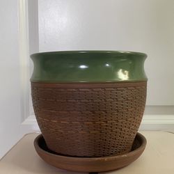 Green Planting Pot w/ Drain holes 
