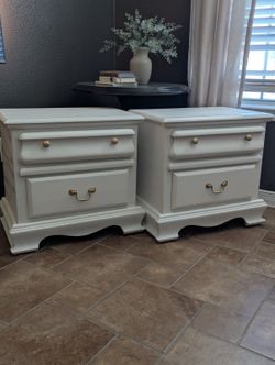 Beautiful nightstand set