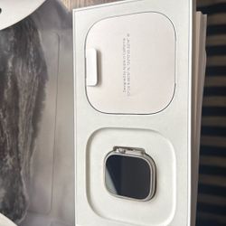 Apple Watch Ultra Gen 1 + Titanium Band