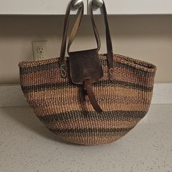 WOVEN. TOTE
