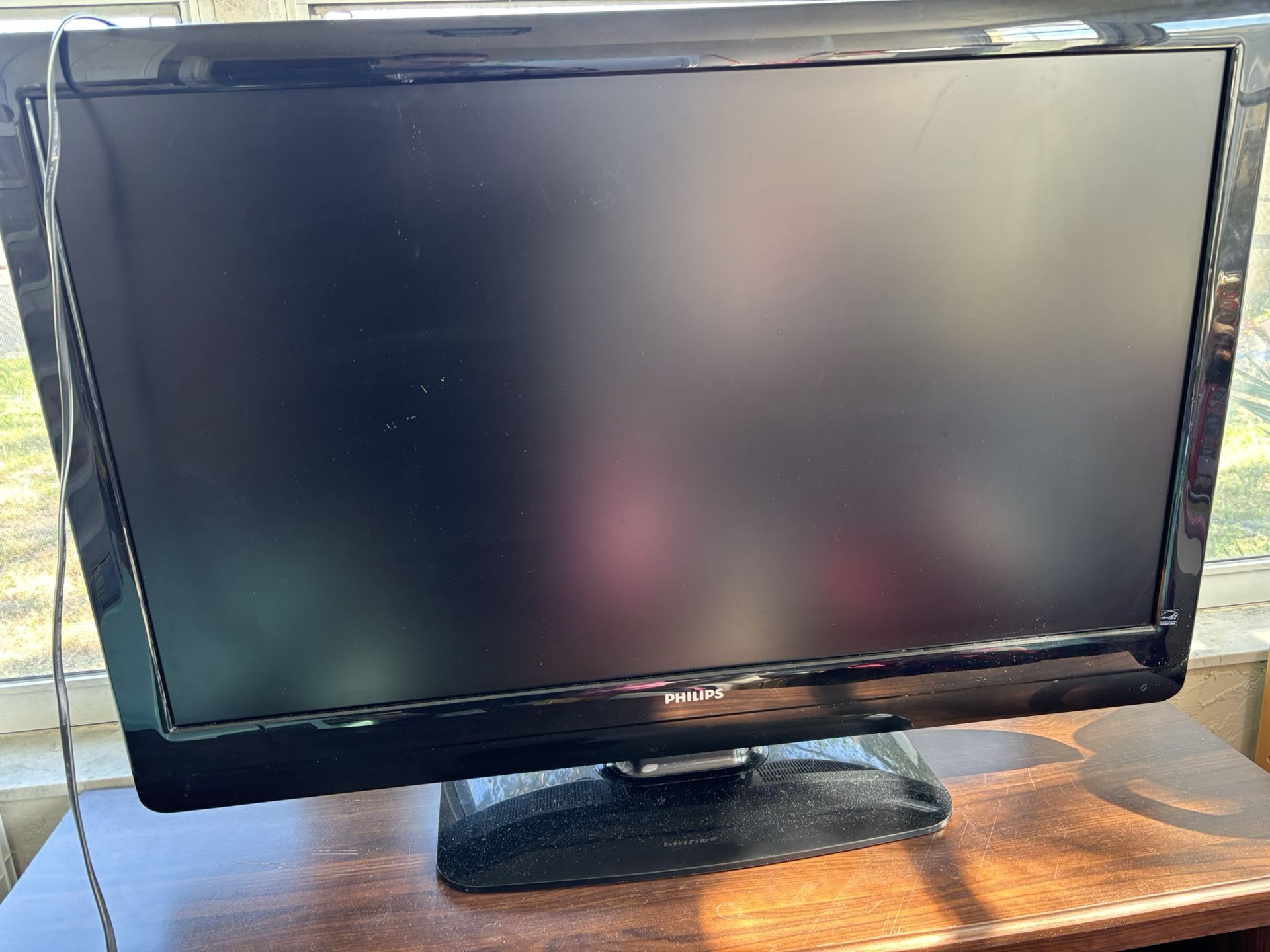 43 Inches Phillips Tv With Tv Stand