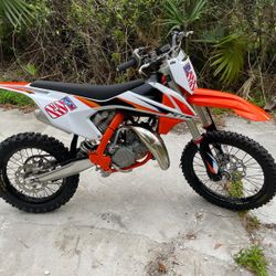 2022 KTM SX  85 Dirt Bike