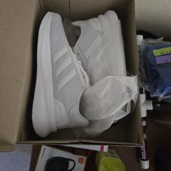  Adidas 