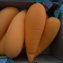 6 Carrot squeezy’s with tag 