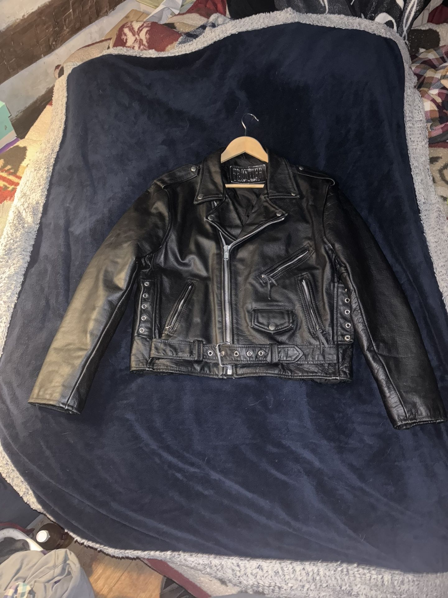 Frontier Leather Vintage Black Motorcycle Jacket Classic Bomber Lined Men’s Size 44 (L) 