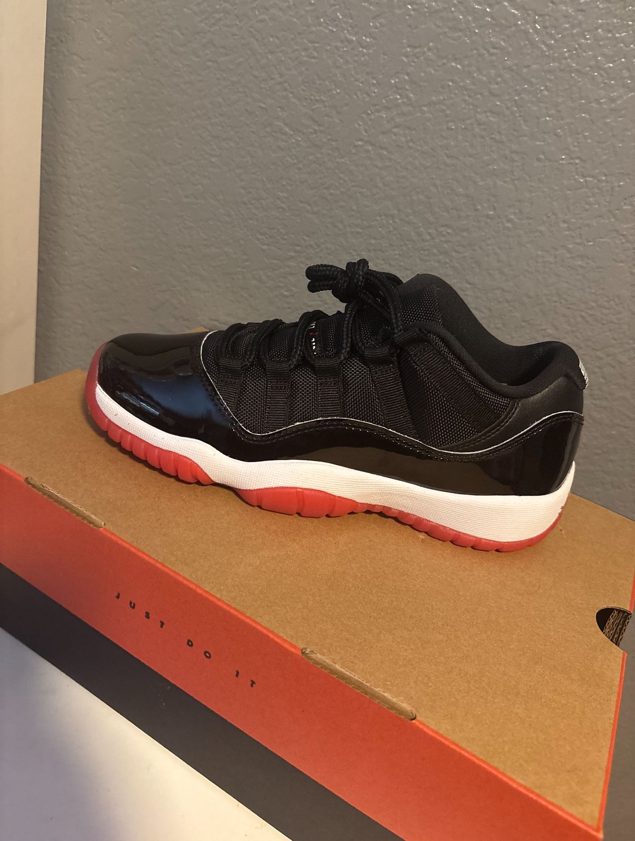 Jordan 11 Retro Low Bred 6.5y