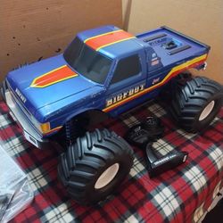 Traxxas X MT Bigfoot With Batteries