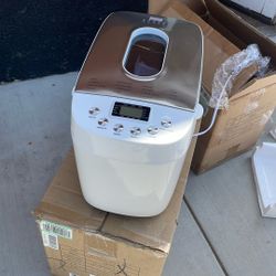 Patioer 3lb Bread Maker BRAND NEWW!!