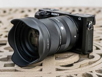 Sigma 18-50 f2.8 open box lense