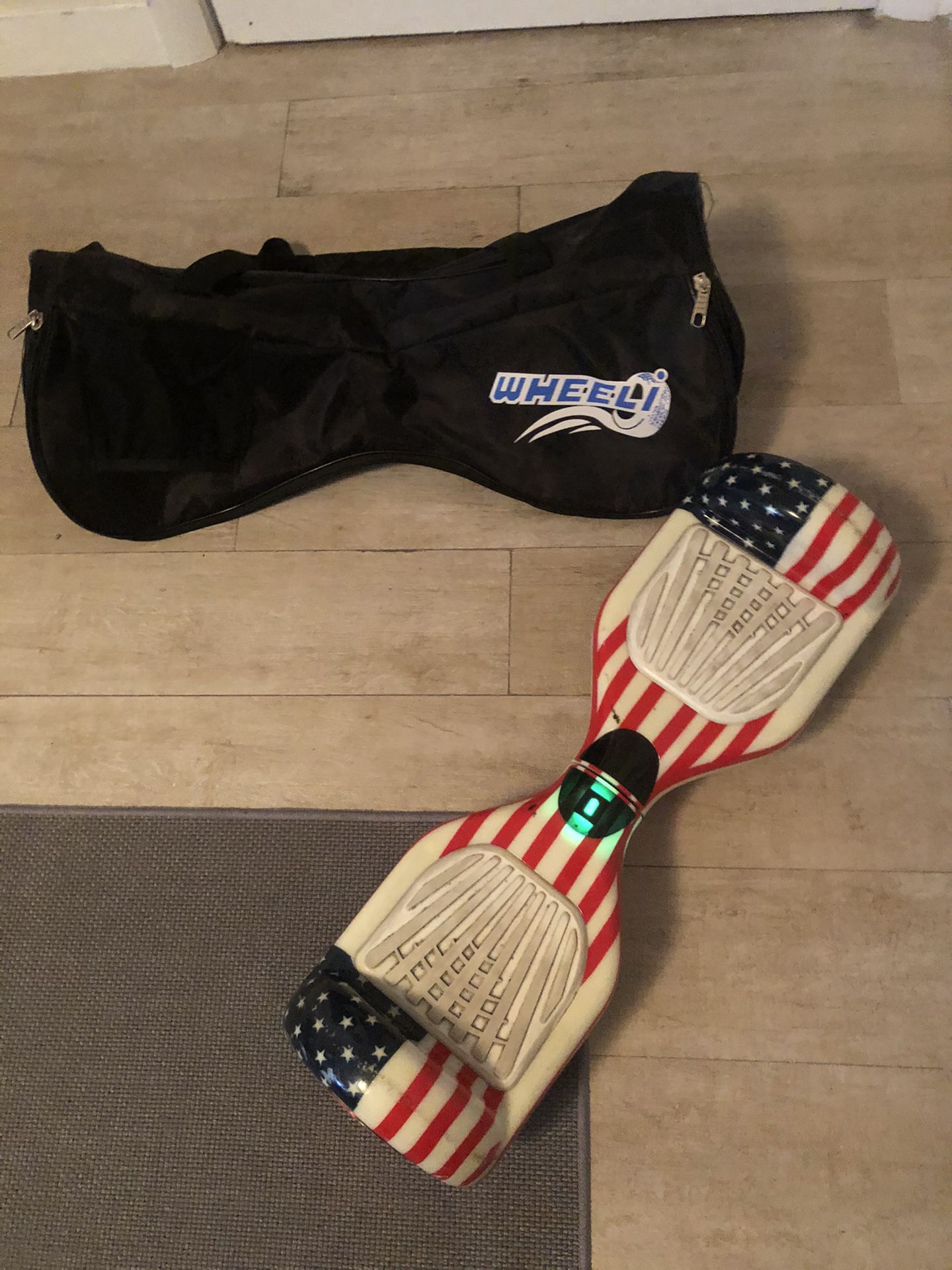 Wheeli Hoverboard American Flag Shell (Charger and bag included)
