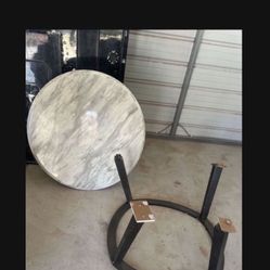 Living Room Table $5