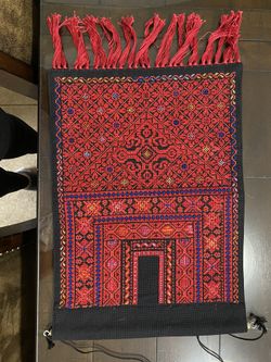 Hanging decoration that’s fine by needlepoint