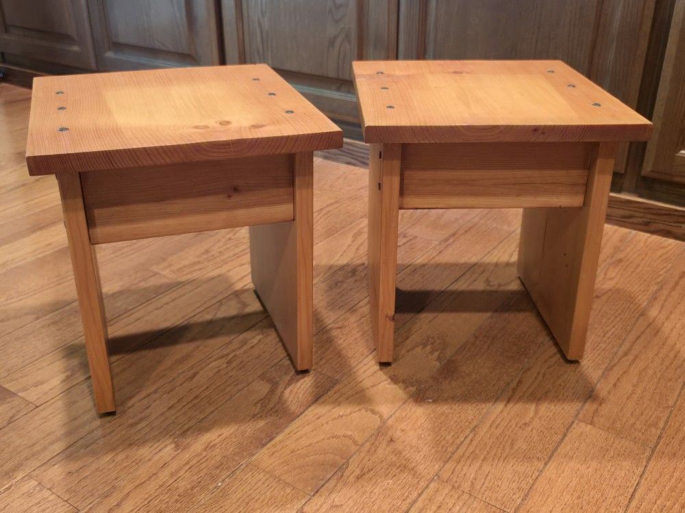 Heavy-Duty Wooden Stands – For Speakers, Screens, or Your Weirdest Collectibles