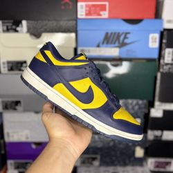 Size 9M - Nike Dunk “Michigan”