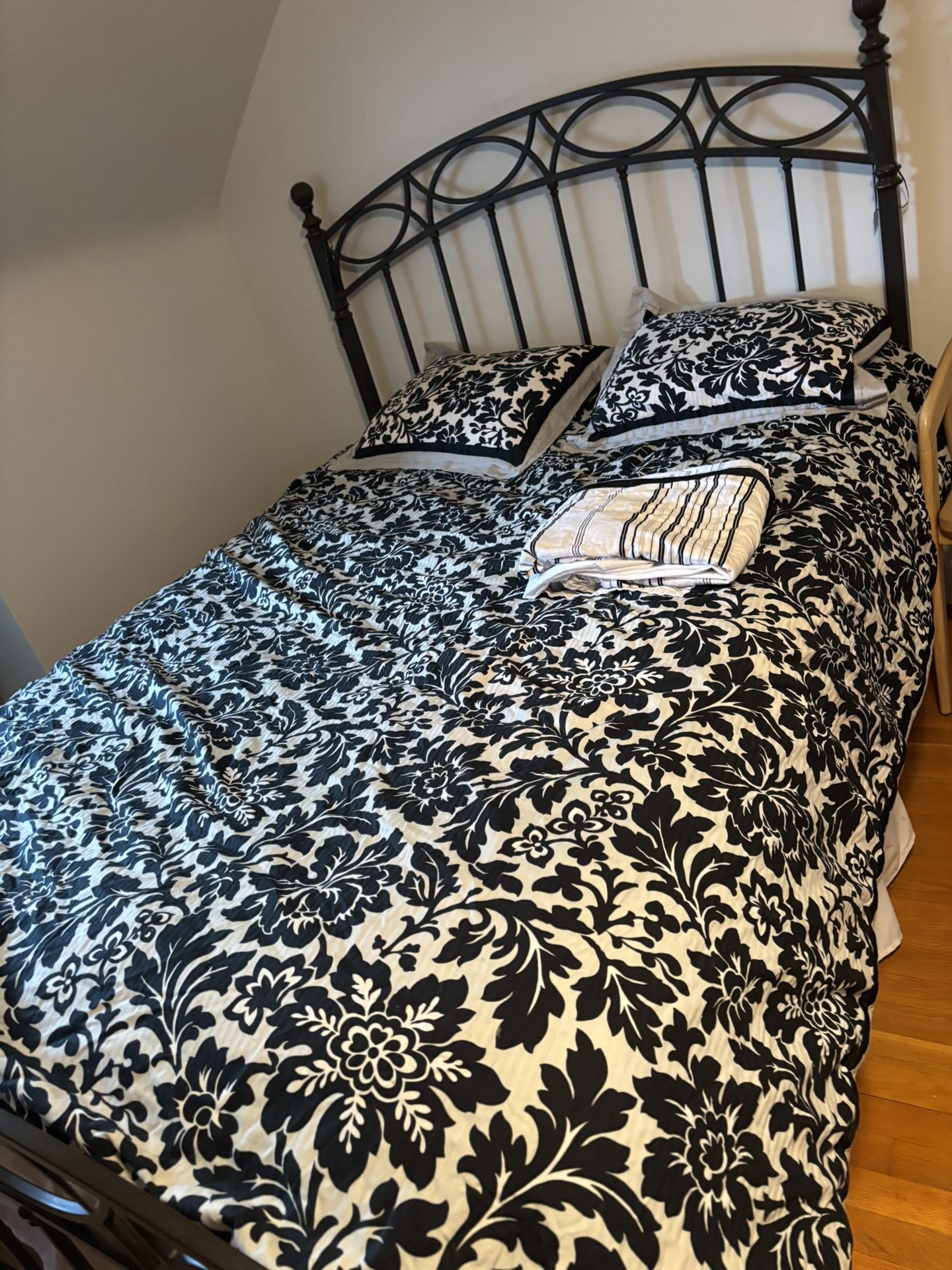 Beautiful, black and white comforter