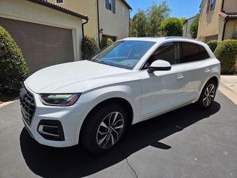 Audi Q5 2021, premium plus - 1 owner