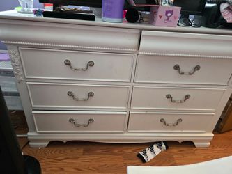 Full size bedroom set