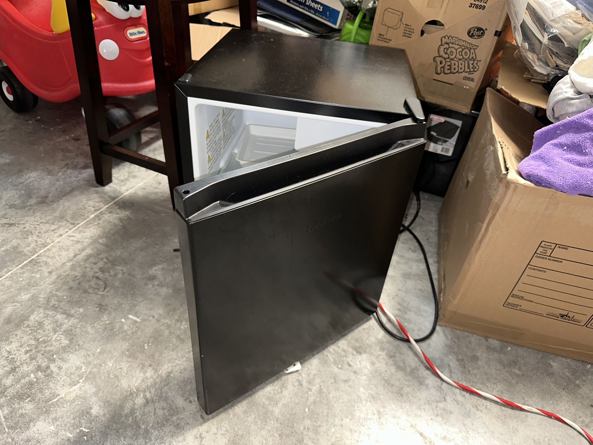 Hisense Mini Fridge / Freezer 