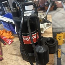 Dayton Submersible Pump