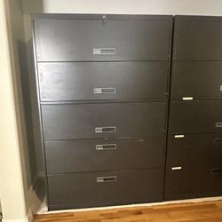 ***Large Filing Cabinet (w/ Key)