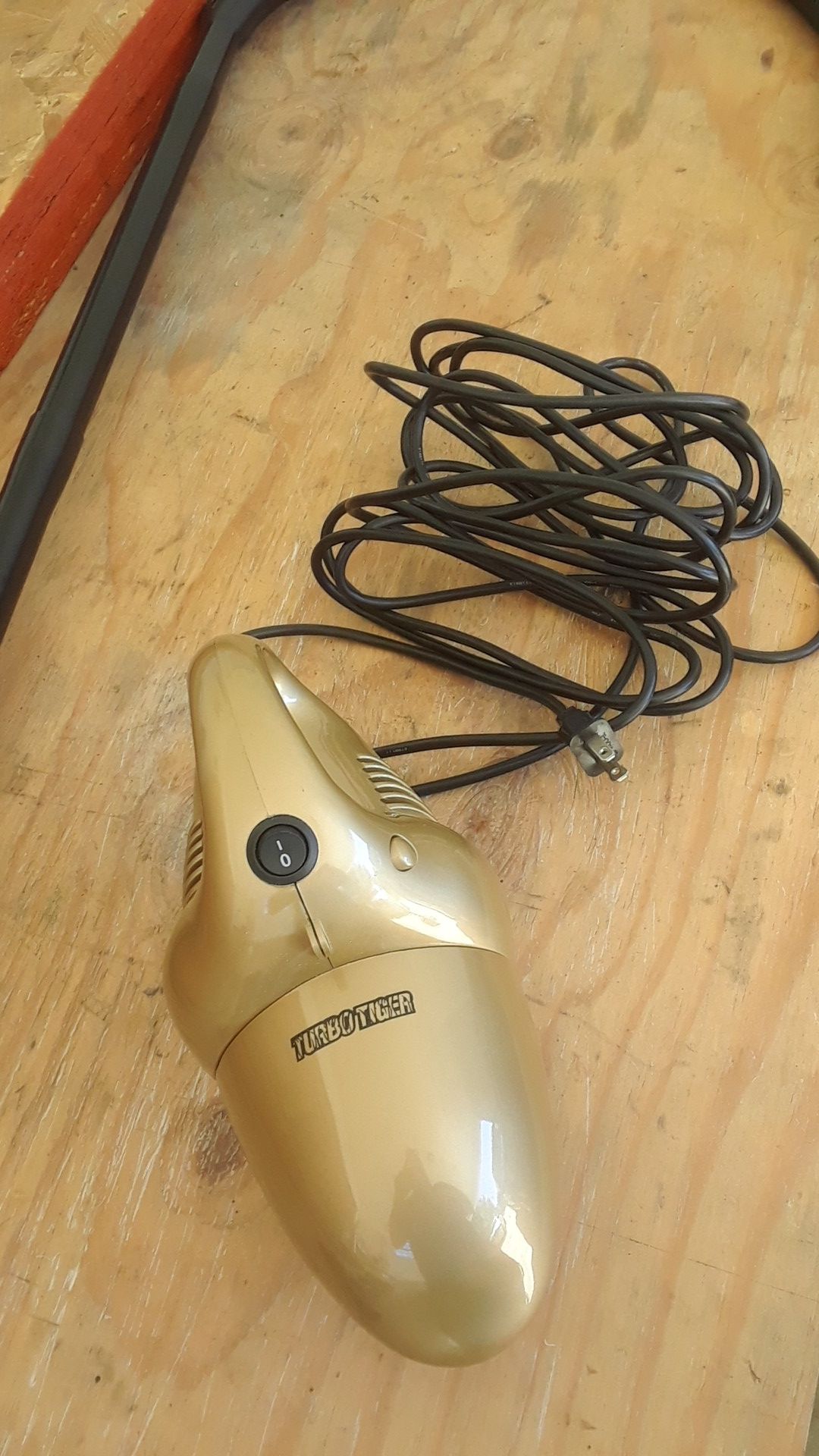 Turbo tiger handheld vacuum cleaner