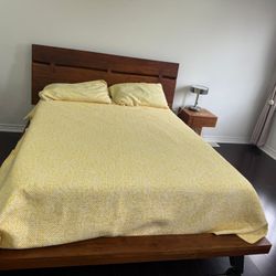 Solid Wood Queen Bed