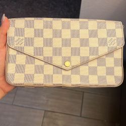 Authentic LV Felicie Pochette
