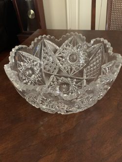 Glass fruit bowl