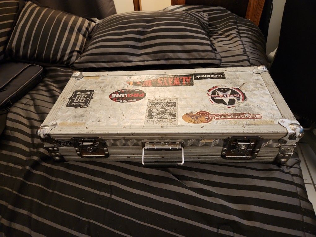Guitar Pedalboard Rack case Used