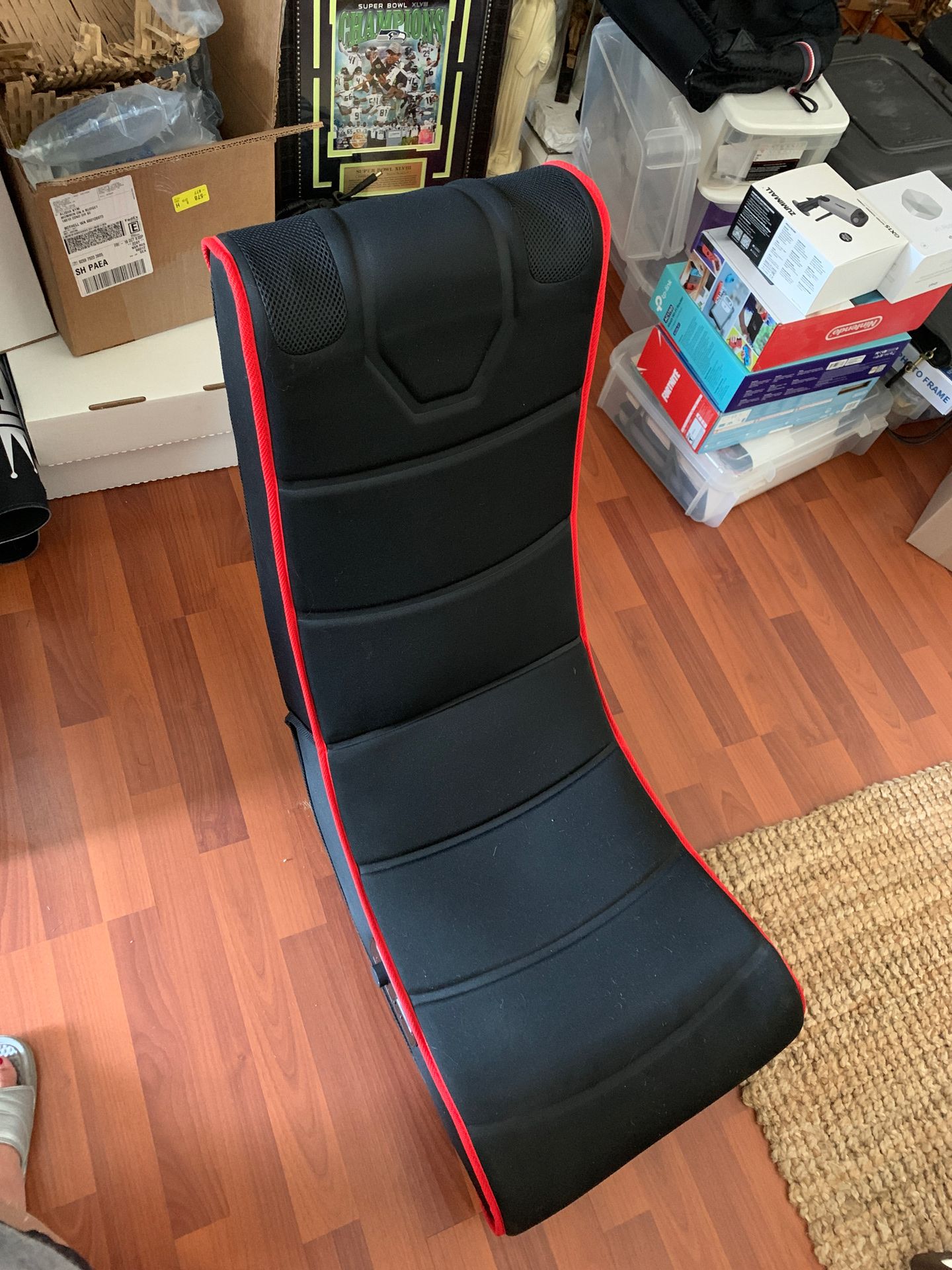 XP Series Gaming Lounge Chair with SPEAKERS!!! Like new ;)) for Sale