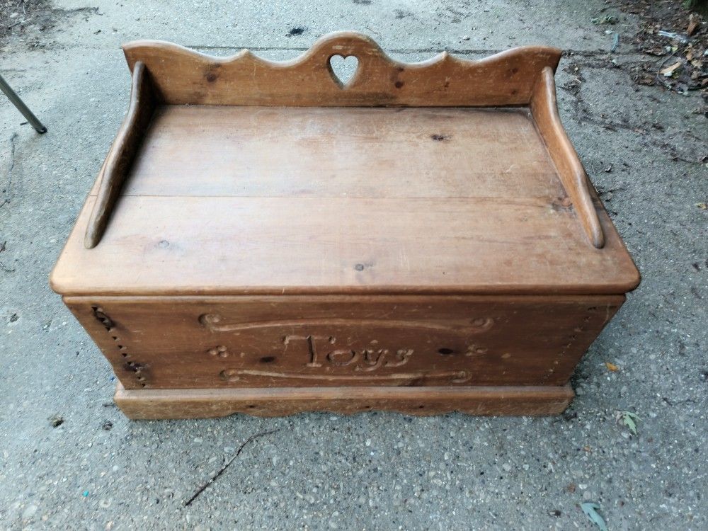 Old Wood Toy Box Lid Works 21 Tall X 31 X 18